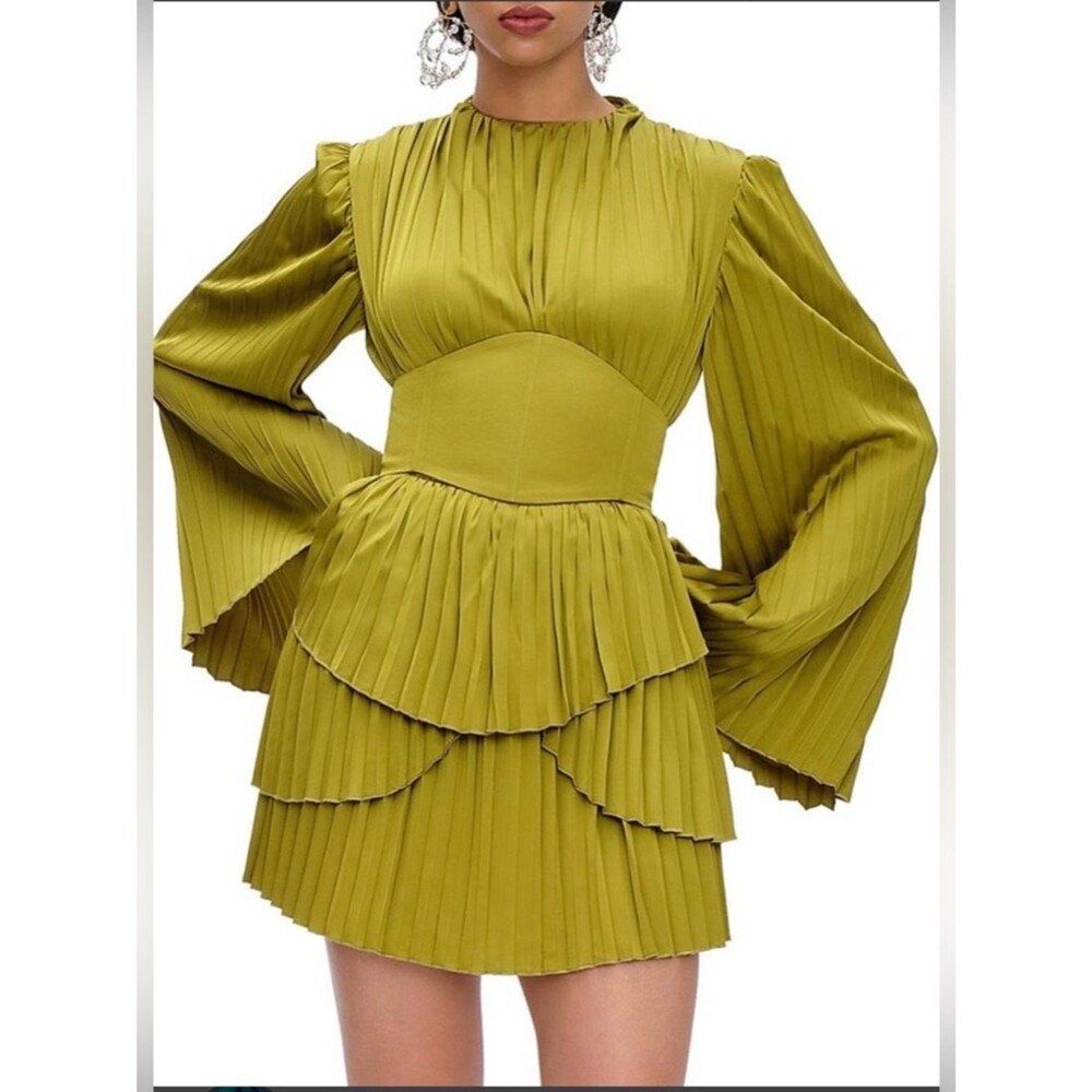 ANDREA IYAMAH
The Lenti Pleated Mini Dress in Onyx (Size S) - Picture 1 of 8
